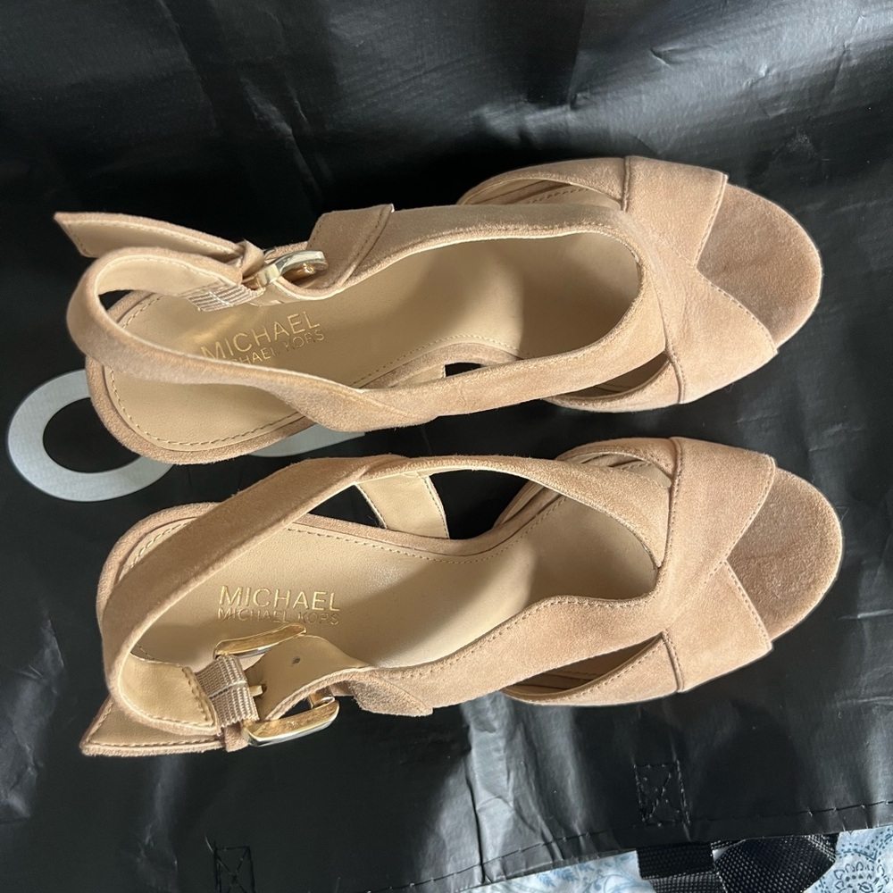 Michael Kors Nude Sling Back Heals Size 7.5 - Picture 4 of 6